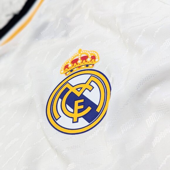 Real Madrid 23/24 Home Jersey | Size L Vintage Soccer Kit | Rare Past Season Kit - Picture 4 of 7